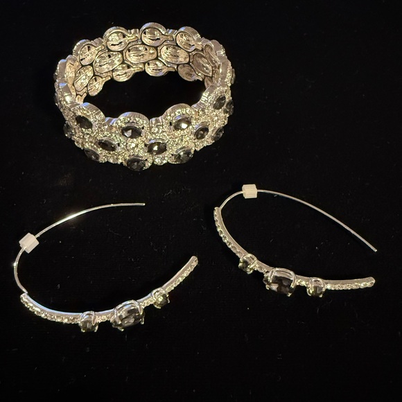 Jewelry - Dillards Bracelet and Matching Earrings